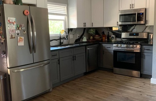 Georgian Acres House | Cozy and Pet-Friendly North Central Austin House