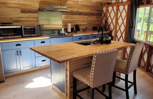 Boise House | Cozy and POSH-est Yurt in gorgeous Boise National Forest