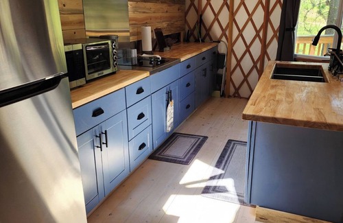 Boise House | Cozy and POSH-est Yurt in gorgeous Boise National Forest