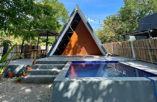 Patar Cabin | Cozy and Private 2-bedroom cabin in enchanting Patar Bolinao with Breakfast