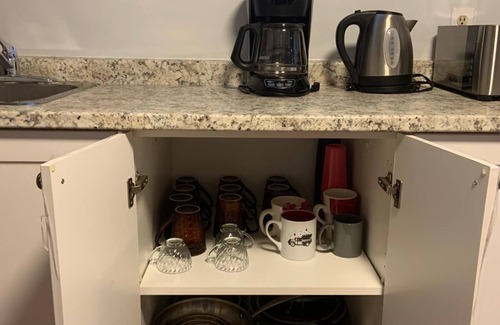 Barrie Apartment | Cozy and Private Lower level apartment