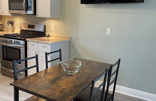 Kenner - Louis Armstrong International Airport Apartment | Cozy and Private1-bedroom guesthouse in Metairie with WiFi and other amenities