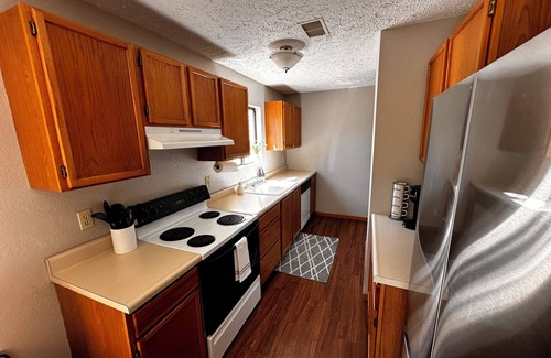 Holiday Hills Condo | Cozy and quiet 2-bedroom condo with WiFi and AC in charming Traverse City