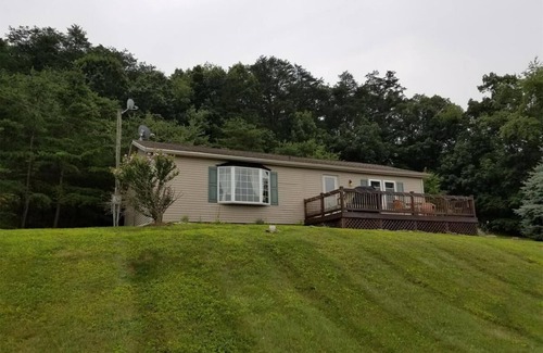 Potts Grove House | Cozy and quiet, but close to all the good stuff. Amazing mountain view.