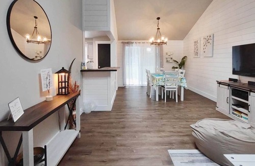 Vancouver House | Cozy and Quiet Family Home in Park Setting Near PDX