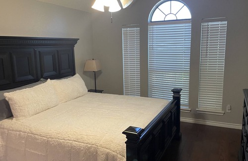Garland House | Cozy and quiet neighborhood a minutes from shopping