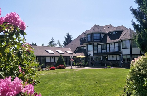 Richmond House | Cozy and quiet room, separate living room and kitchen suite