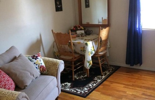 Rochdale Apartment | Cozy and Quiet