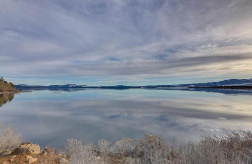 Lake Almanor Peninsula House | Cozy and Restful Cabin, Steps to Lake Almanor