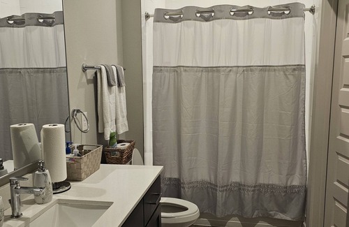 Northwest Orlando Apartment | Cozy and Spacious 1 bedroom King suite 10 mins from Downtown