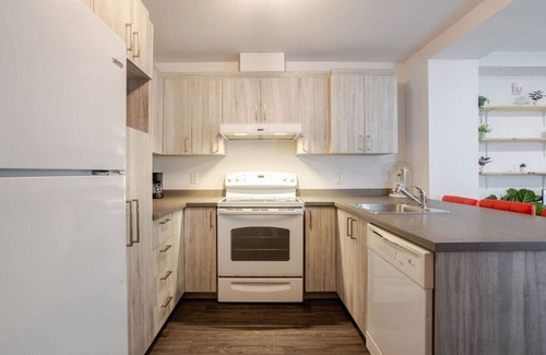 Griffintown Apartment | Cozy and Spacious Condo Downtown