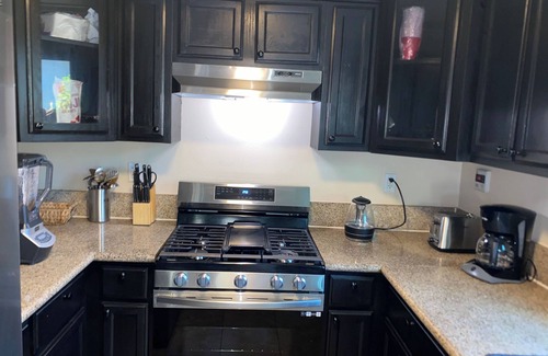 Beverly Hills Apartment | Cozy and Spacious Duplex