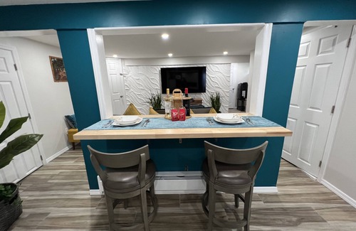 Mastic Bed & Breakfast | Cozy and Stylish 1 Bedroom Guest Suite