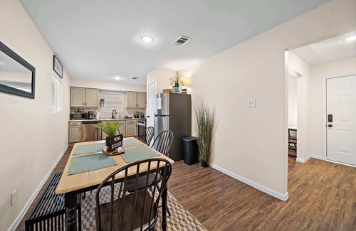 El Lago House | Cozy and Stylish 3-Bedroom Sanctuary