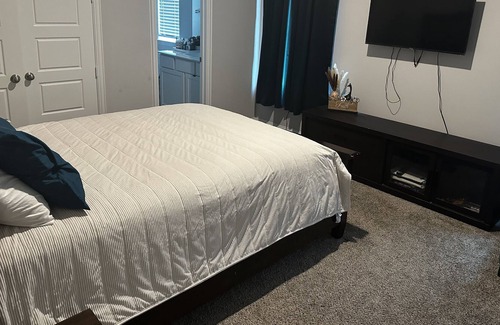 The Colony House | Cozy and stylish 4Bedroom 4.5bath Townhome