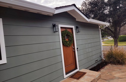 Evergreen Cottage | Cozy and stylish home away from home