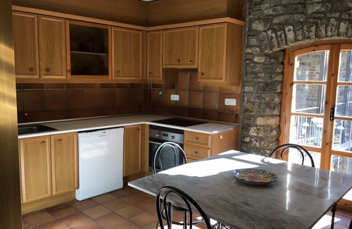 Biescas House | Cozy and sunny Casa Rural Biescas with chimineas,