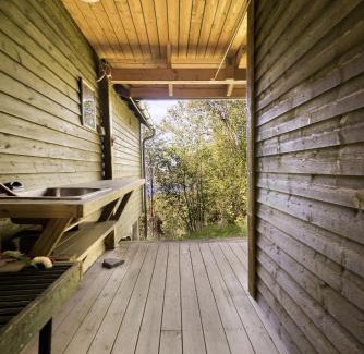 Meloy House | Cozy and unassuming cabin with fantastic views