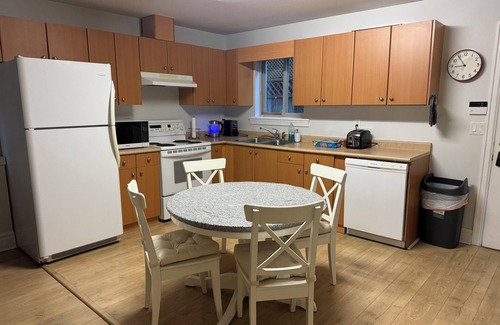 Coquitlam Apartment | Cozy and welcoming home in Coquitlam