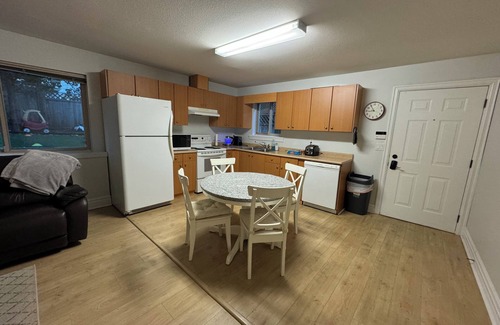 Coquitlam Apartment | Cozy and welcoming home in Coquitlam