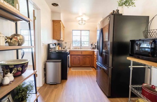 Cascade Cottage | Cozy Anderson Cottage close to everything!