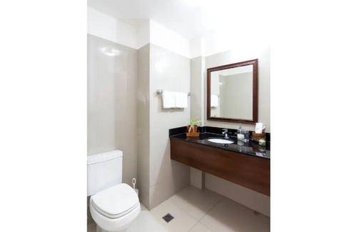 Santa Cruz House | Cozy apartment overlooking the park!