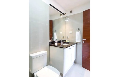 Santa Cruz House | Cozy apartment overlooking the park!