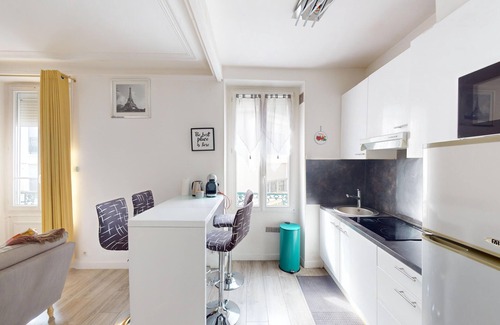 Le Perreux-sur-Marne Apartment | Cozy Apartment with Parisian Charm & Disneyland Fun