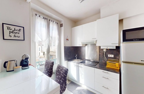 Le Perreux-sur-Marne Apartment | Cozy Apartment with Parisian Charm & Disneyland Fun
