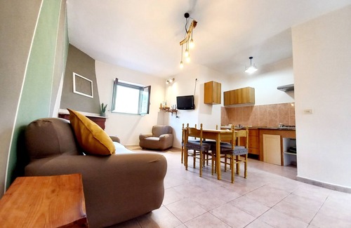 Corleto Monforte Apartment | Cozy Apartment in Medieval Old Town