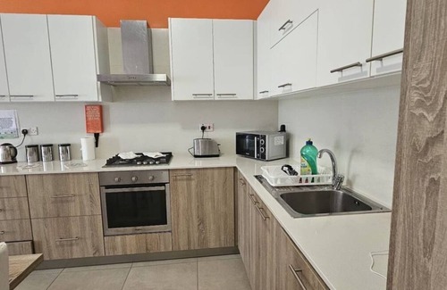 Gzira Apartment | Cozy Apartment 2 bdr 2 bth Terrace near Promenade