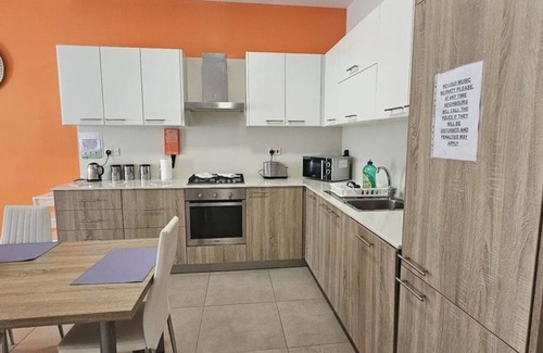 Gzira Apartment | Cozy Apartment 2 bdr 2 bth Terrace near Promenade