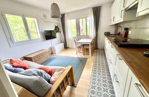 Sa Riera Apartment | Cozy Apartment 300 M. from Sa Riera Beach, Begur