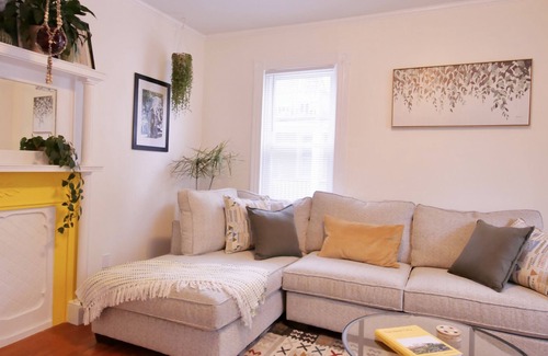 New Bedford Apartment | Cozy Apartment 5 min from downtown