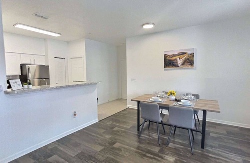 Historic Downtown Kissimmee Apartment | Cozy apartment a few minutes away from Disney.
