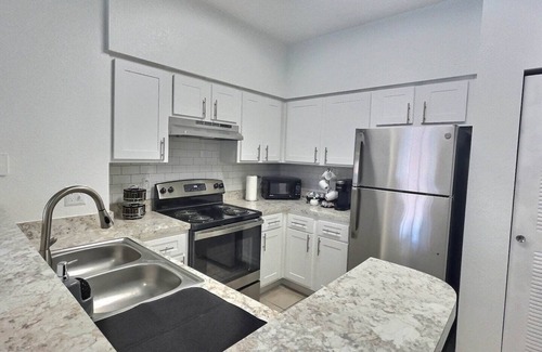 Historic Downtown Kissimmee Apartment | Cozy apartment a few minutes away from Disney.
