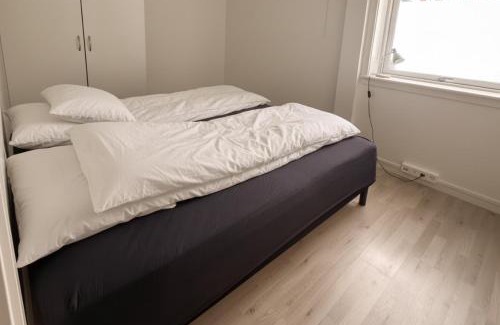 Nuussuaq Apartment | Cozy Apartment by Harbour, 2 Min Walk to Shops