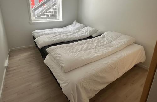 Nuussuaq Apartment | Cozy Apartment by Harbour, 2 Min Walk to Shops