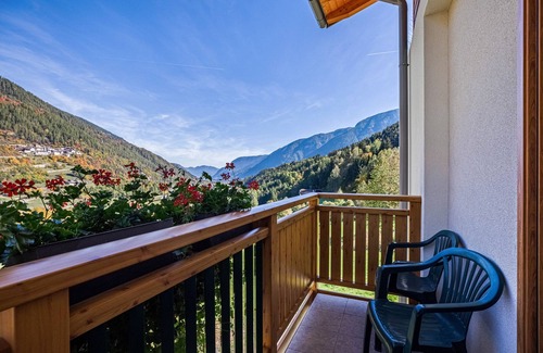 Almazzago Apartment | Cozy Apartment “Casa Penasa 1”with Mountain View, Wi-Fi & Garden