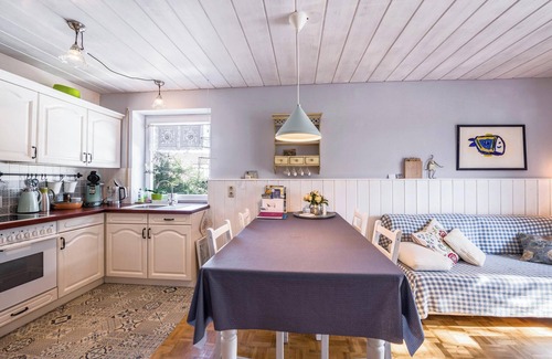 Bergen Apartment | Cozy Apartment Chiemgau Idyll with Mountain View, Wi-Fi, Garden & Terrace