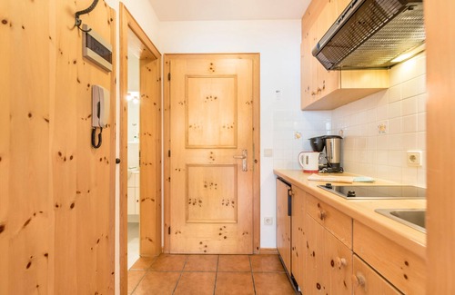 San Cassiano Apartment | Cozy Apartment "Dolomieu 27" with Mountain View & Wi-Fi