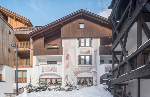San Cassiano Apartment | Cozy Apartment "Dolomieu 20" with Mountain View, Wi-Fi & Whirlpool