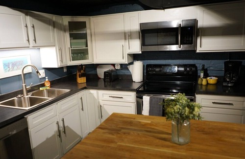 Fargo Condo | Cozy Apartment Downtown Fargo