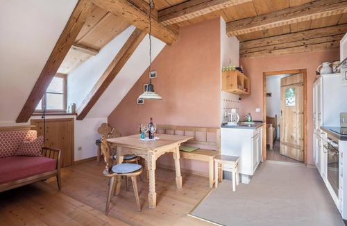 Unterammergau Apartment | Cozy Apartment "Ferienwohnung Wachsbichl" with Mountain View