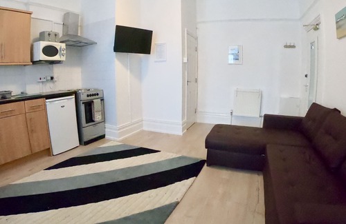 North Shore Apartment | Cozy apartment for 4 in fashionable North Shore