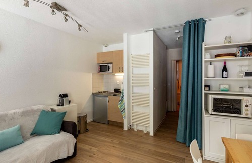 Eaux-Bonnes Apartment | Cozy apartment for 4 with balcony and ski locker in Gourette