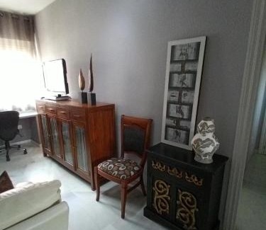 Doctor Barraquer-Grupo Renfe-Policlinico Apartment | Cozy apartment & free parking