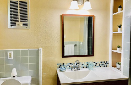 Houston House | Cozy apartment/guest house near medical center