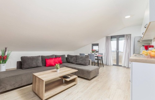 Pjescana Uvala Apartment | Cozy apartment in Pjescana Uvala