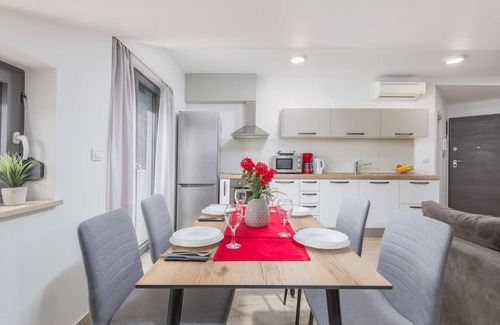 Pjescana Uvala Apartment | Cozy apartment in Pjescana Uvala